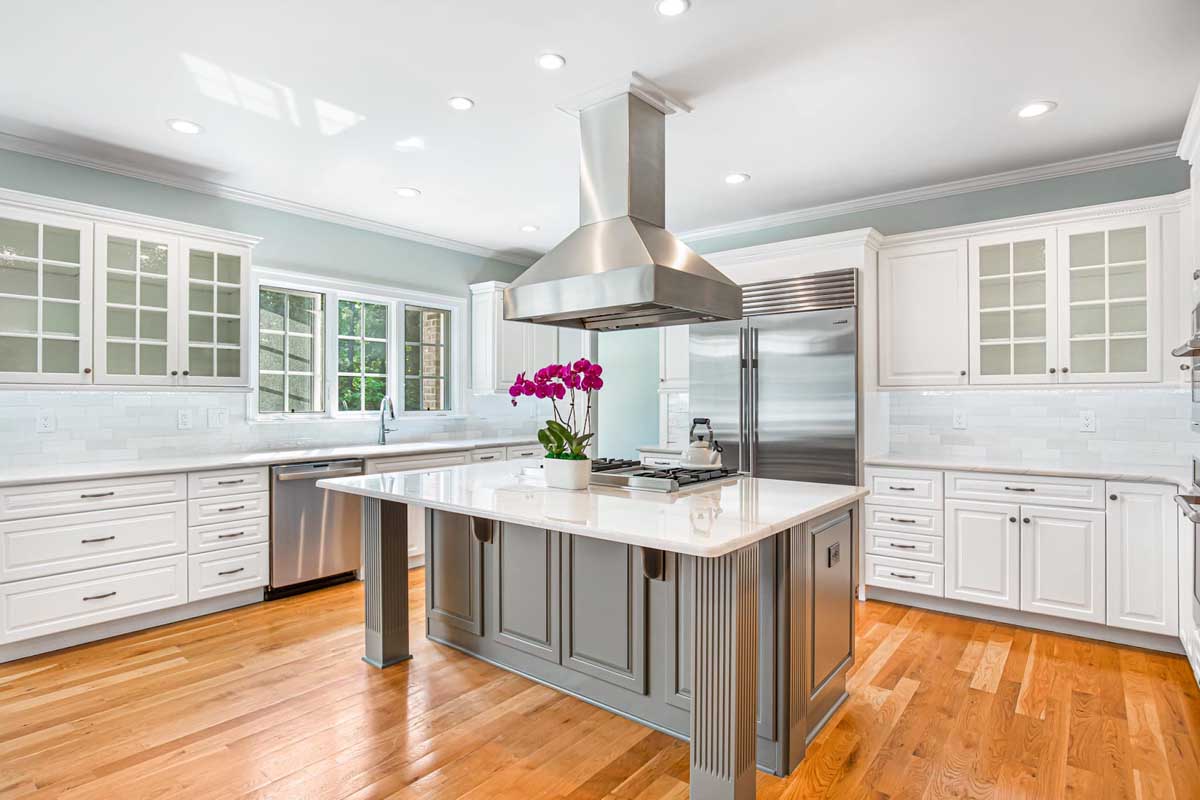 Manakin-Sabot, Virginia kitchen remodel with island, constructed by BK Martin